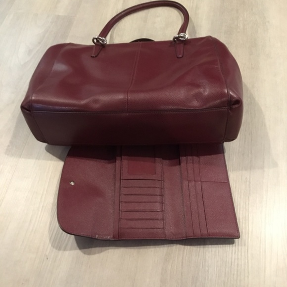 Coach purse and wallet burgundy - Picture 2 of 3